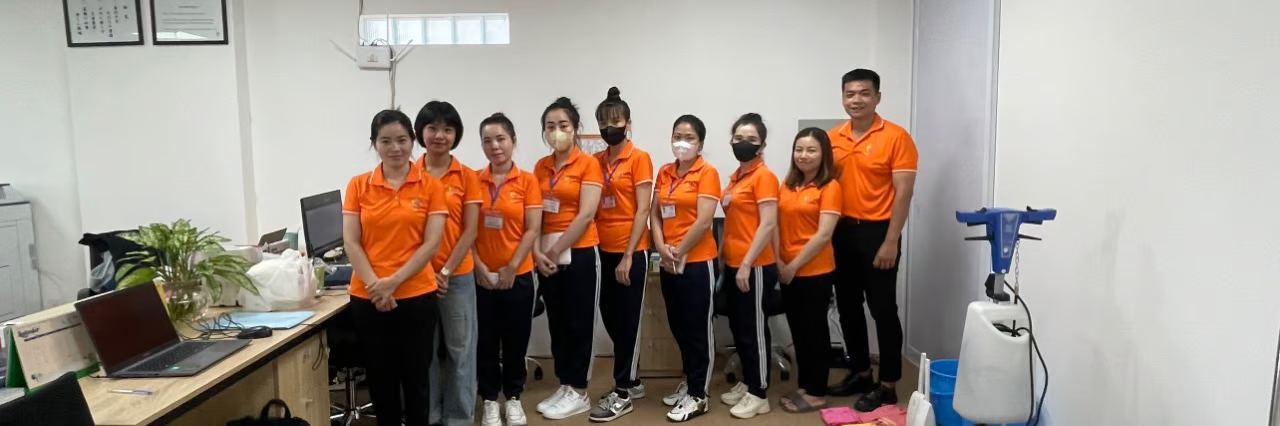 ビルクリーニングの職場風景