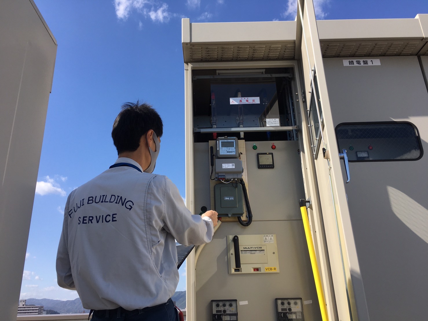 エンジニアの職場風景